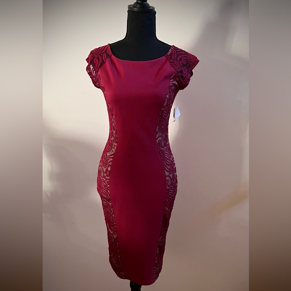 Elegant Burgundy Lace Midi Dress